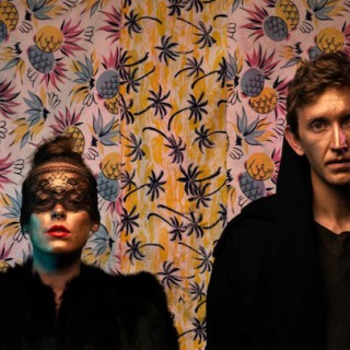 Sylvan Esso – Coffee (singel)
