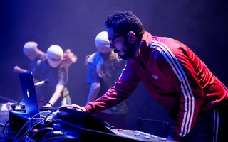 Ismail Hosny, ur pjäsen Revolution på Angereds Teater. Foto: Ulrich Hillebrand